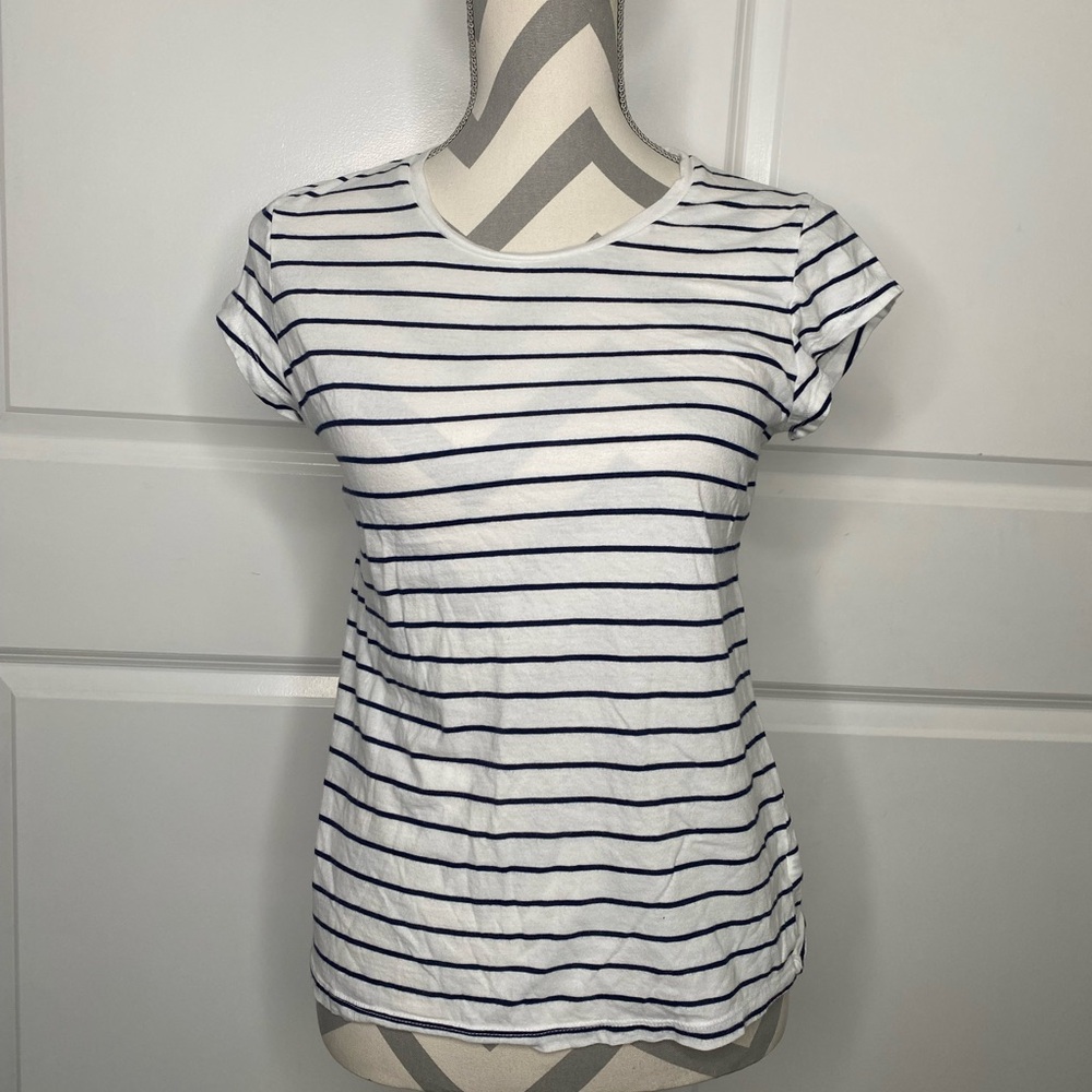 Universal Thread Medium White Blue Striped Tee